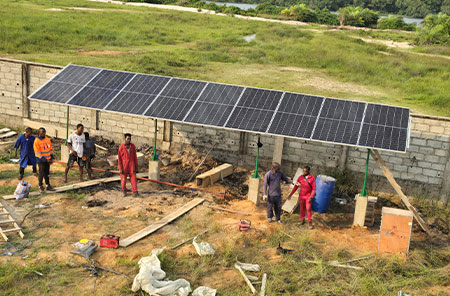 20FT 560W Mono Solar Panel in Cameroon